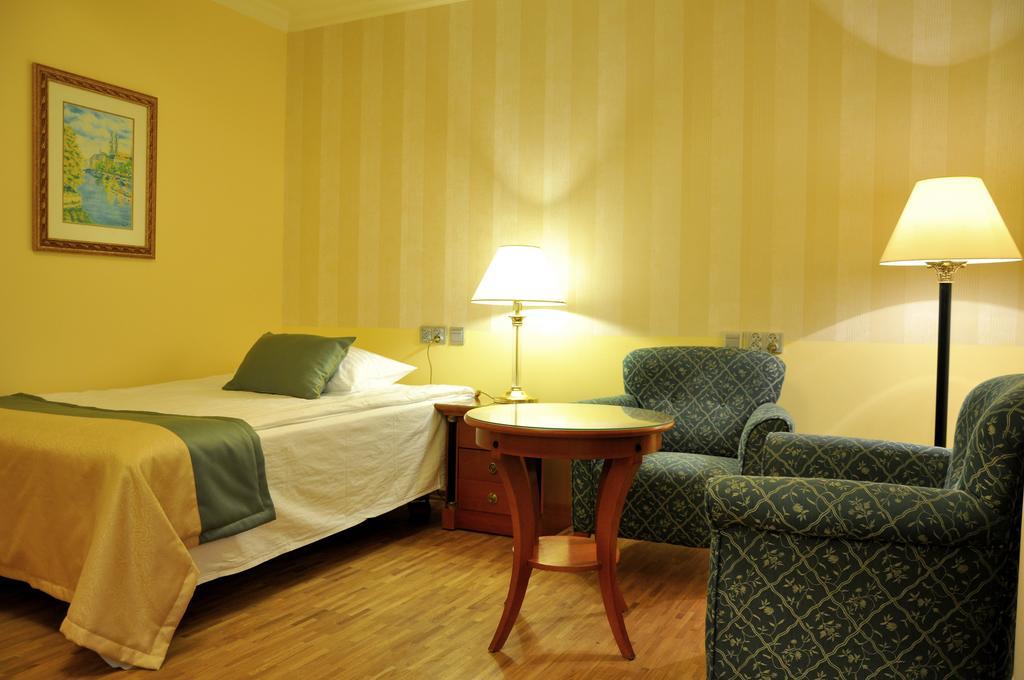 Deluxe Single Room,830814974:JPEG